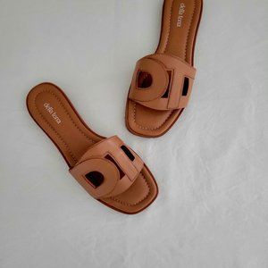 DELLA TERRA VEGAN FLAT SQUARE TOE SLIDES TAN  SIZE 8.5